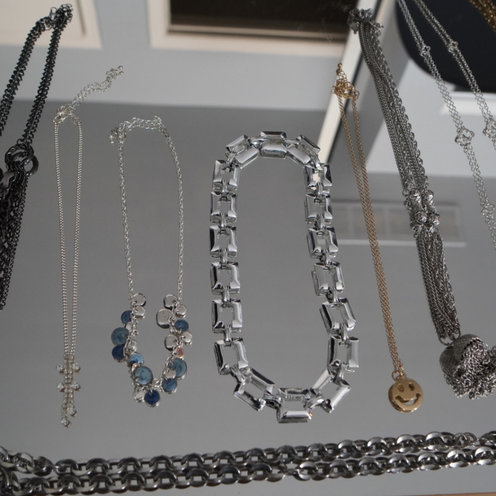 Necklace bundle - Picture 3 of 4